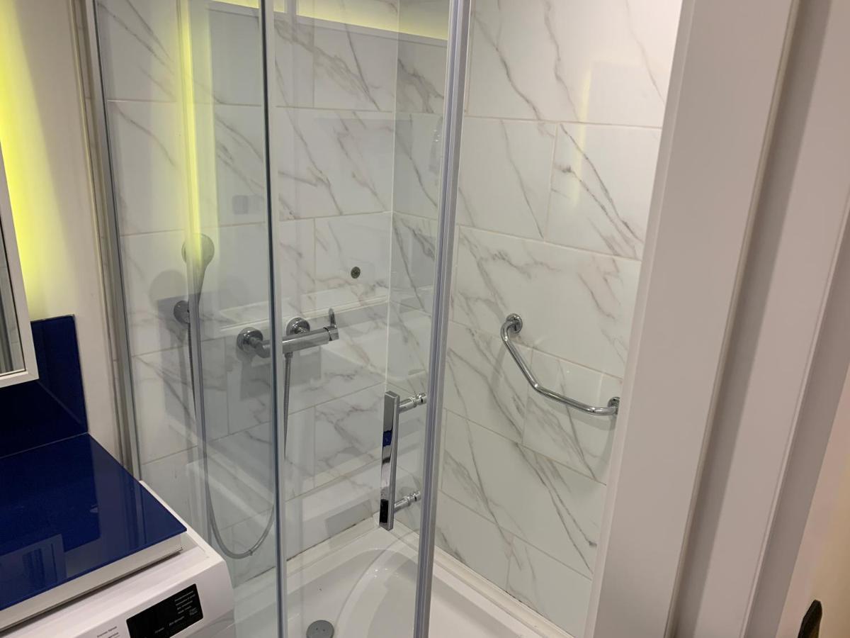 Vip Orbi Sea View באטומי