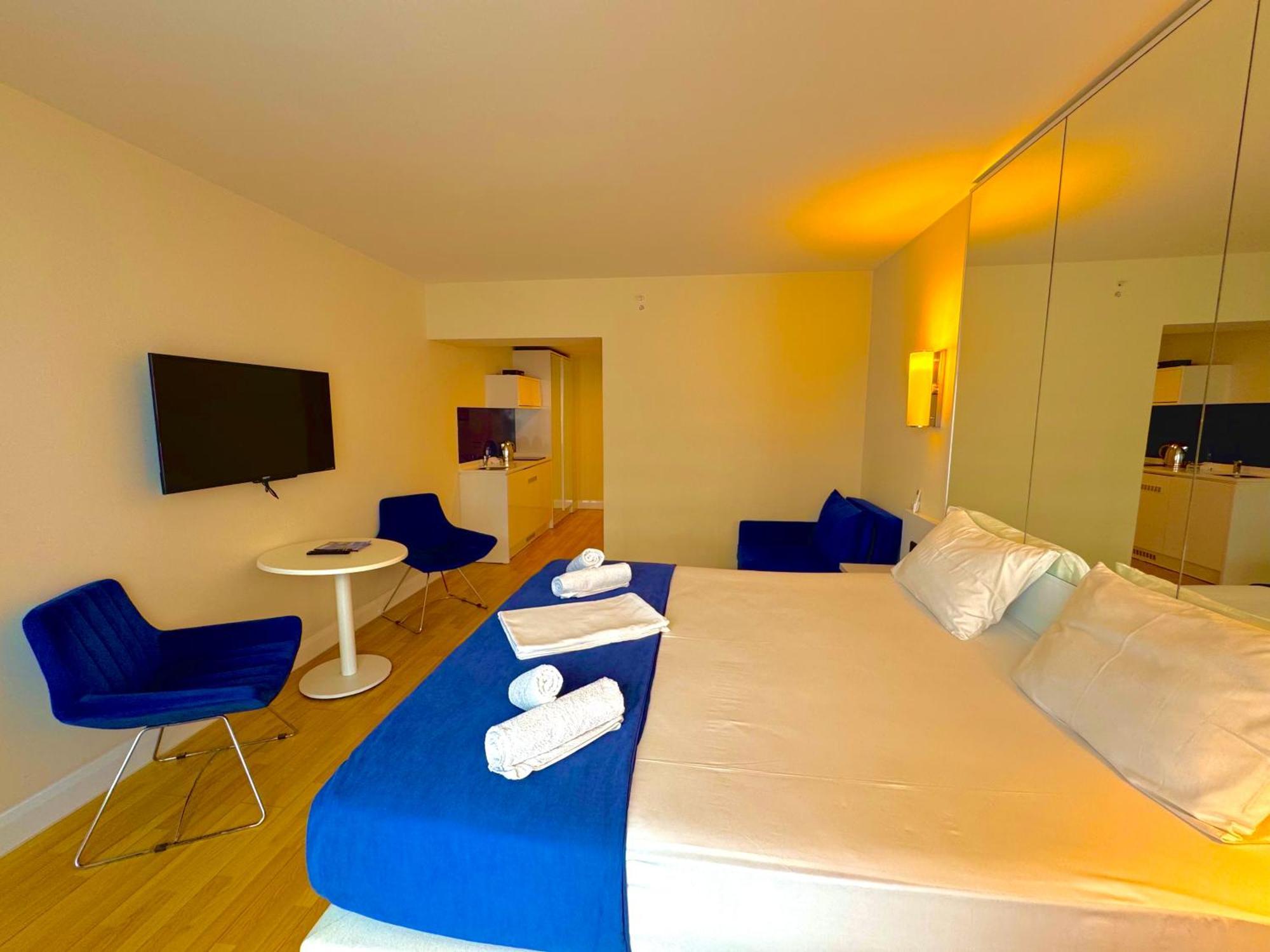 Vip Orbi Sea View Апартаменти